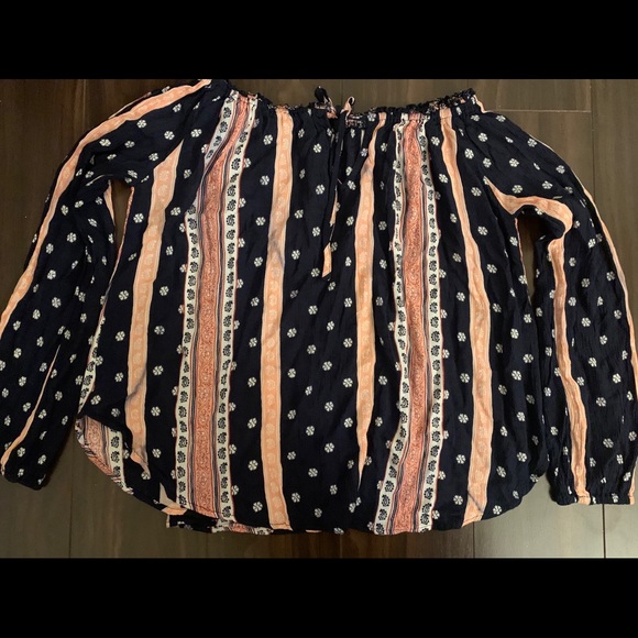 Off the shoulder top - Picture 1 of 2